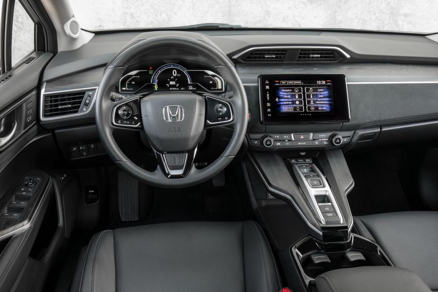 Торпедо Honda Clarity Plug-In Hybrid 2017 года  (NA) (фото 27 из 84)